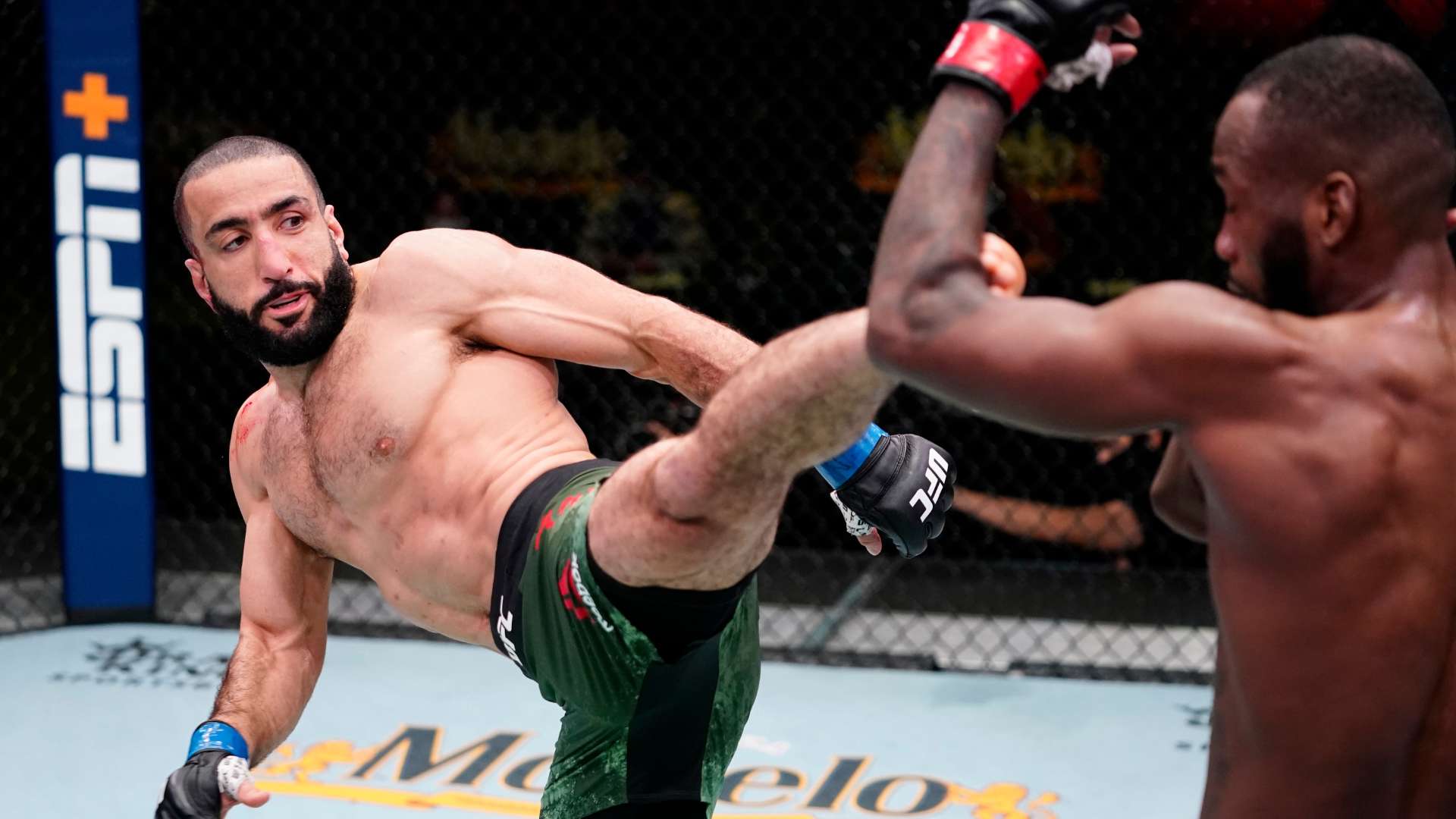 亮点多多！杰伦-格林17投9中拿到21分7板4助 正负值高达+24.