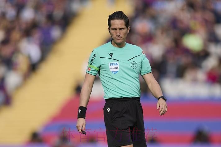 马卡:蒙特罗被欧足联停职 调查期间暂停执法 马卡:蒙特罗被欧足联停职 调查期间暂停执法